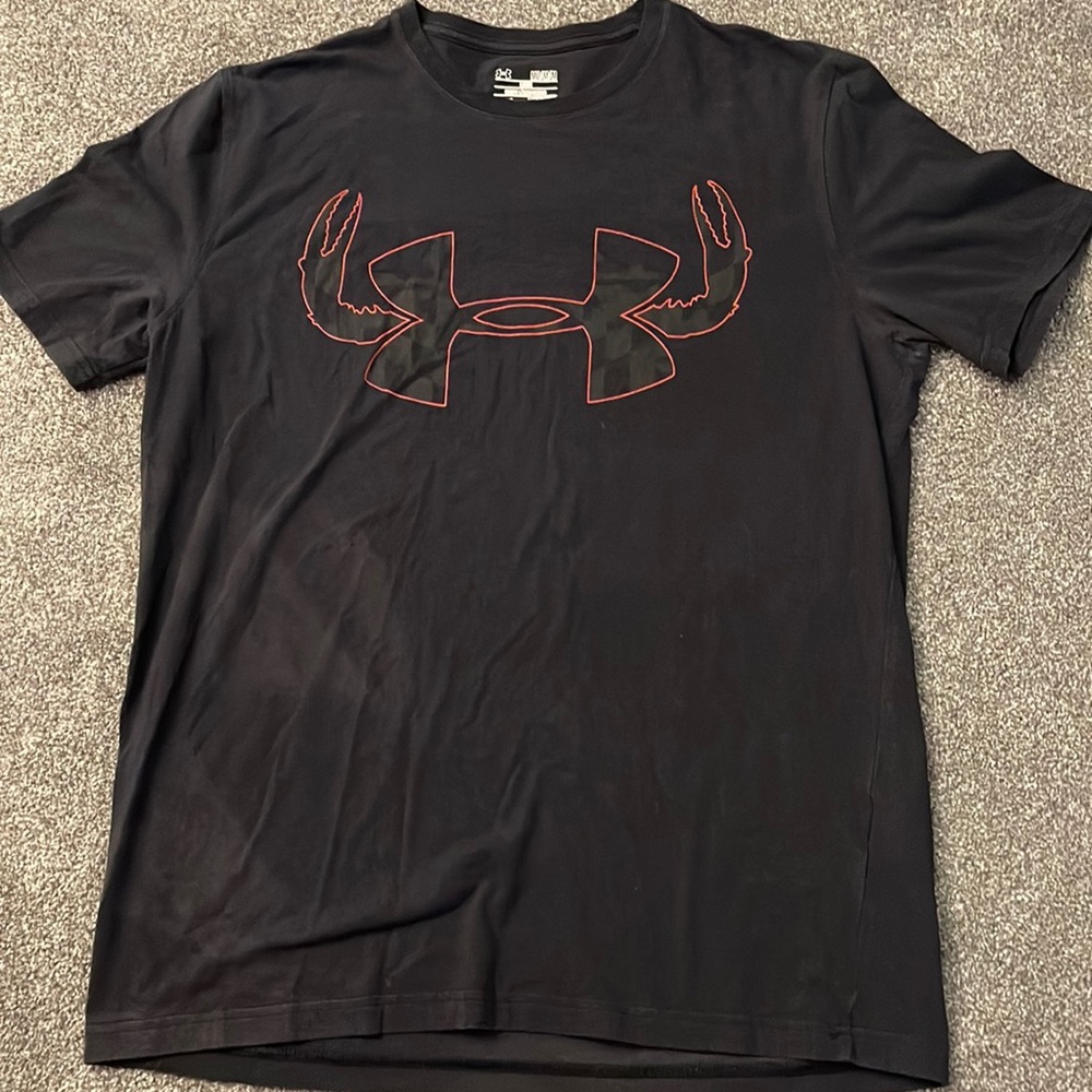 Maryland crab black under armor t shirt. Men size: medium